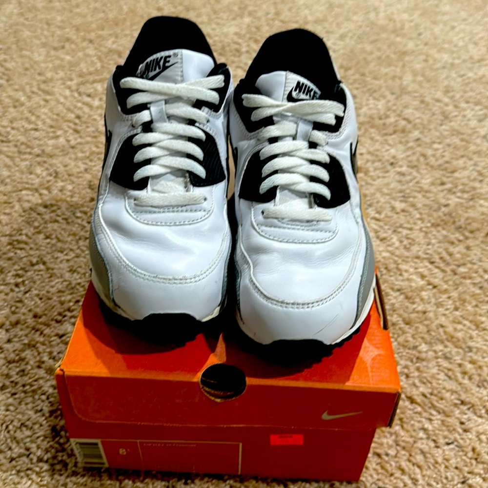 Men’s size 8.5 Oscar de la Hoya Air Max 90s